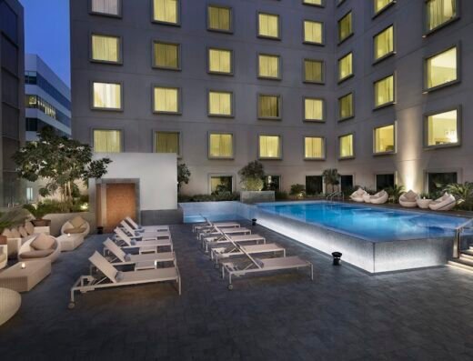 Hilton Garden Inn Dubai, Mall Avenue